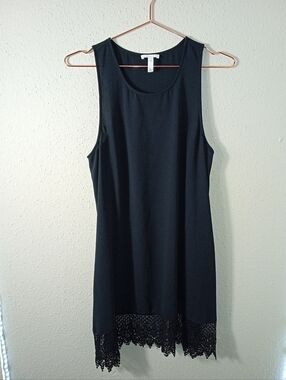 Leith Black Sleeveless Shift Dress with Crochet Lace Hem sz M